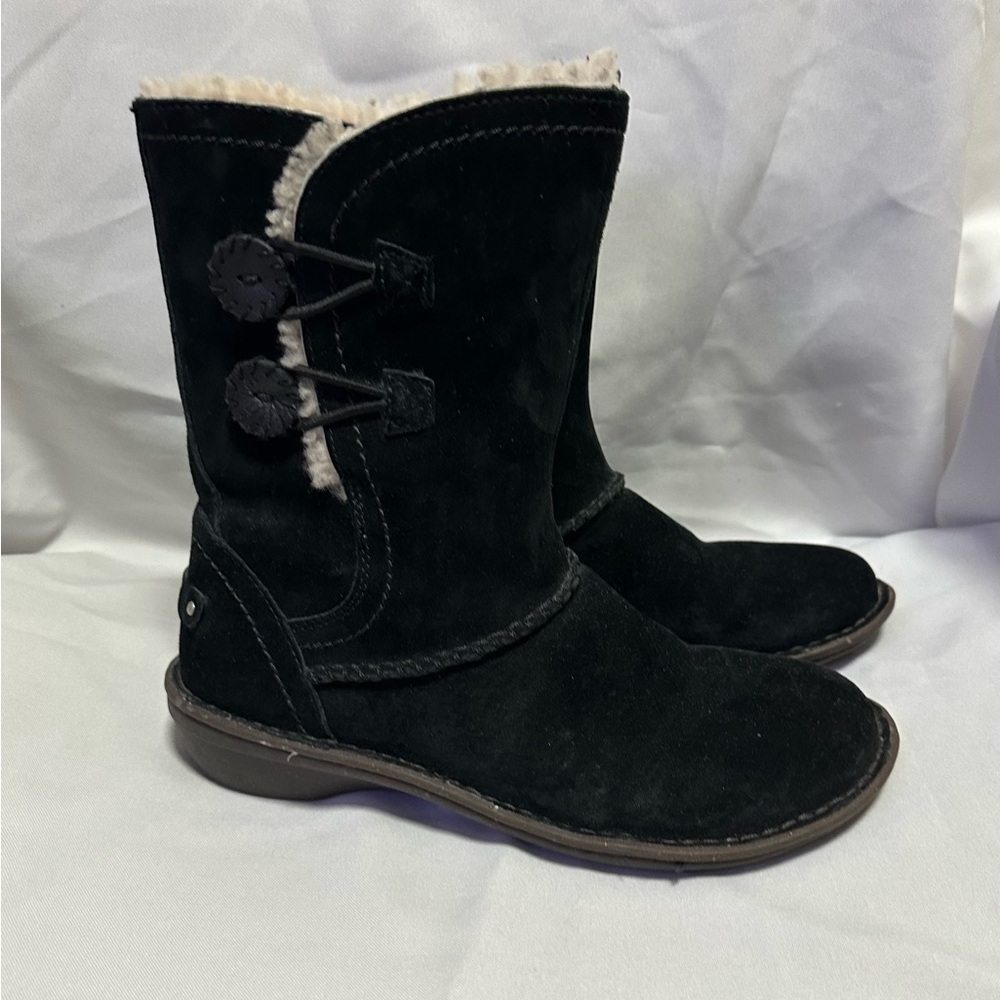 UGG Woman’s Boots Black Suede size 8